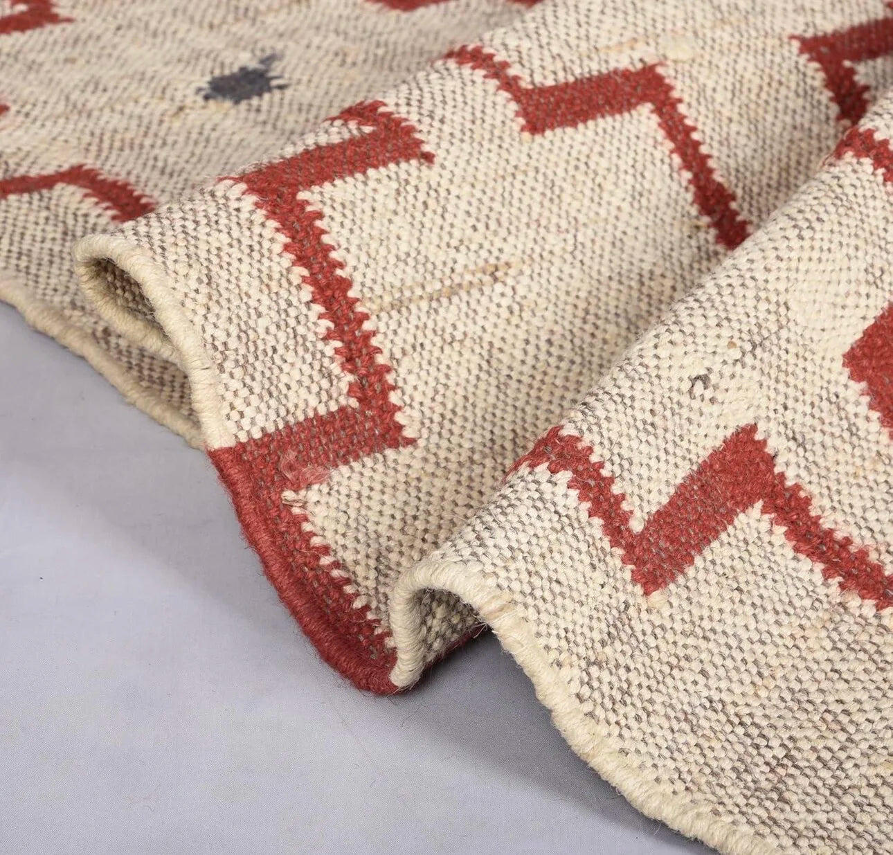 Geometric Pattern Jute Rug with Tassel Fringe – Eco-Friendly Boho Cotton Blend Carpet for Living Room & Home Decor